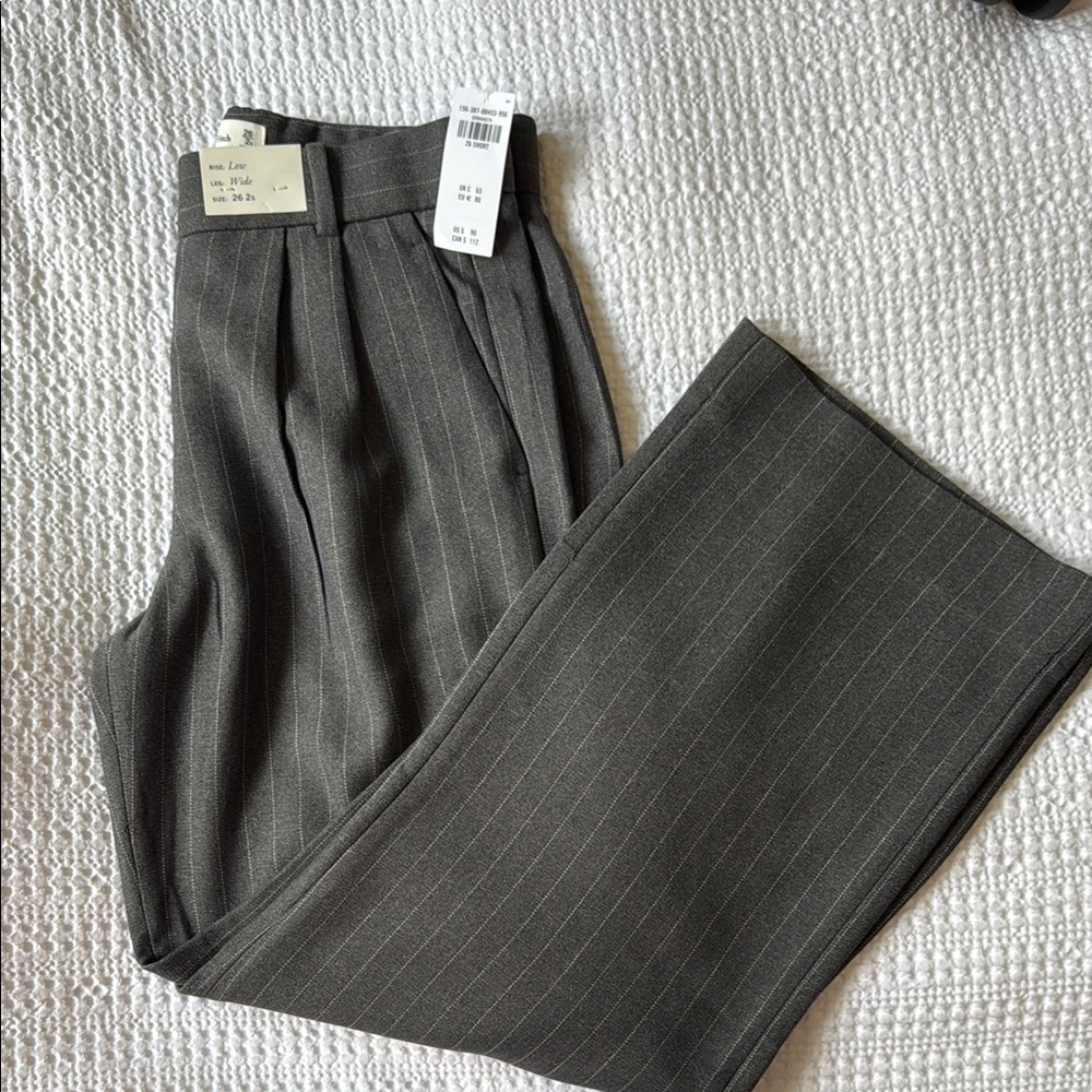 NWT !! Abercrombie & Fitch Sloane Pinstripe Wide-Leg Tailored Pants Size: 26S